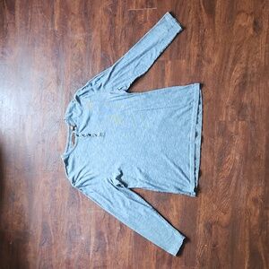 Size large men's Perry Ellis long sleeve button up t-shirt